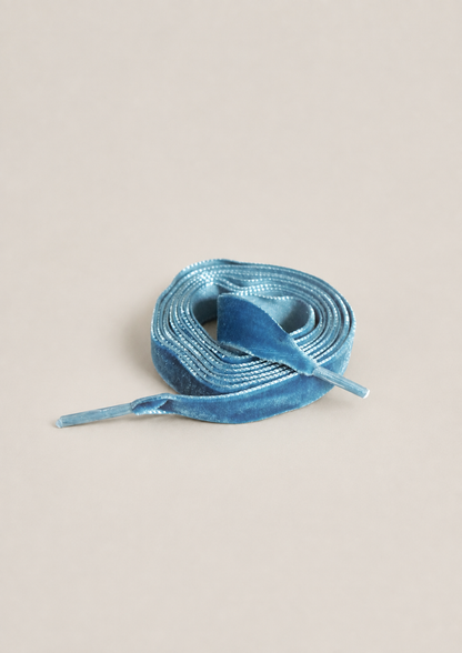 Ruban en velours bleu pétrole